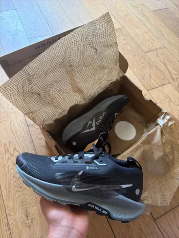 Used Pegasus Trail 5 GTX Running Shoes
