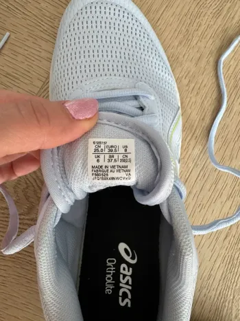 Used Asics Running Shoes bike — image 5 of 5