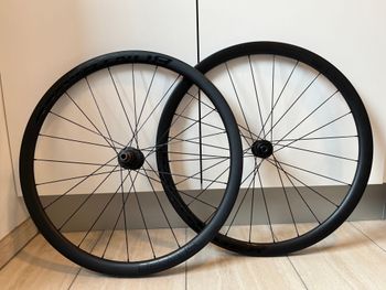 Käytetty Bontrager Aeolus Elite 35 TLR Disc Road Wheel 2022 Wheels