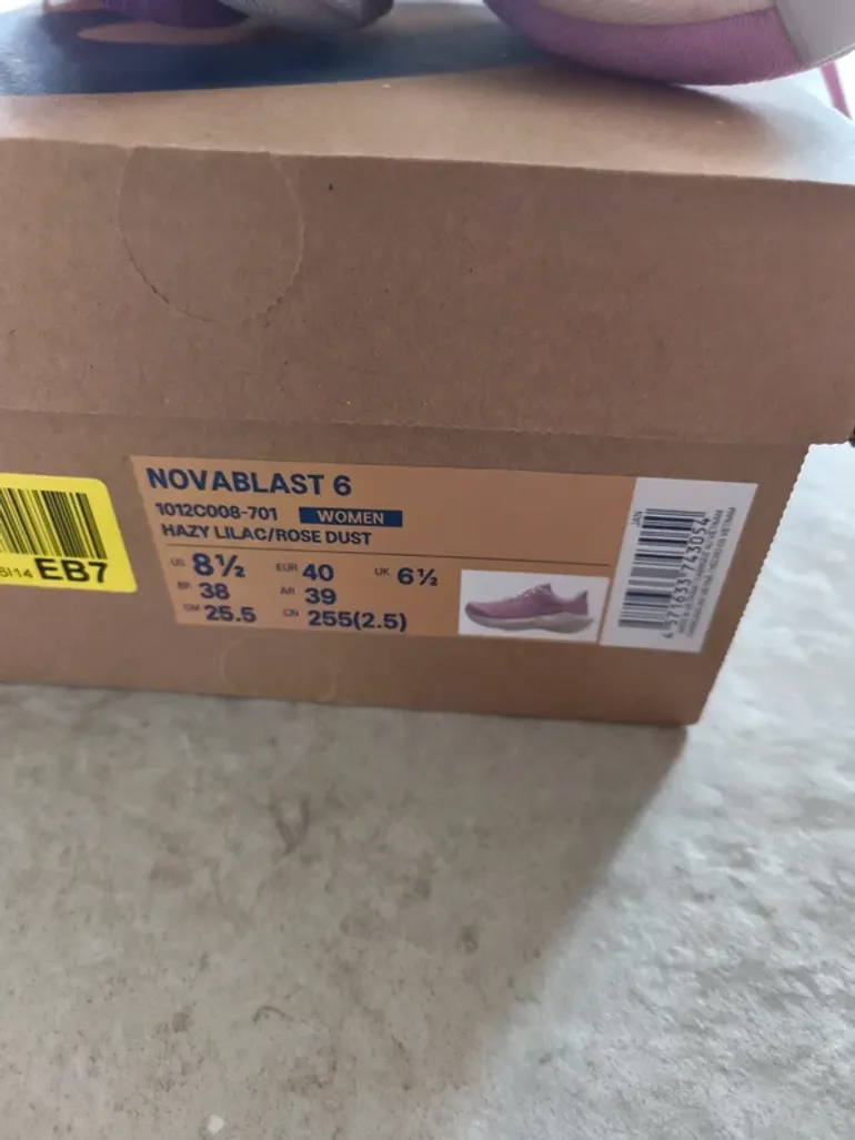 Used Asics Novablast 6 bike — image 7 of 7