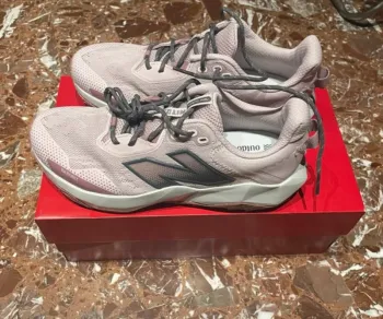 Used New Balance WNTR16T Running Shoes