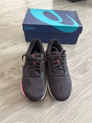 Used Asics Running Shoes Running Shoes