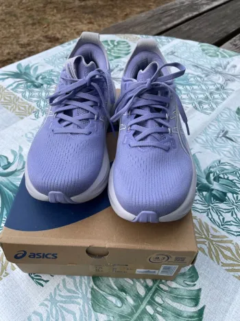 Used Asics Gel-Nimbus 28 Running Shoes