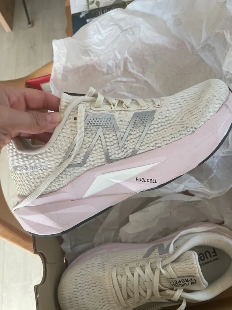 Used New Balance Fuelcell Propel bike — image 2 of 6