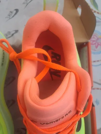 Używany Nike Vomero Plus Run bike — zdjęcie 11 z 13