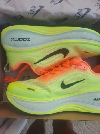 Używany Nike Vomero Plus Run bike — zdjęcie 8 z 13