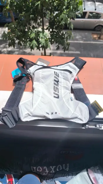Used USWE Race 2L Running Accessories