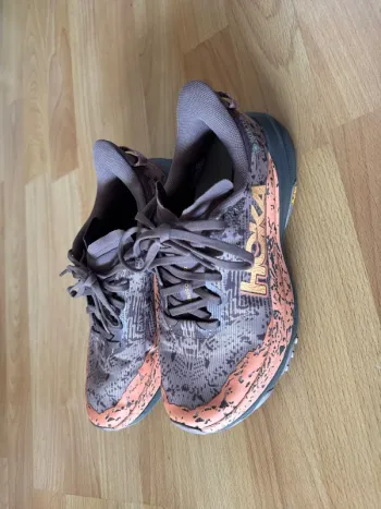 Used Hoka Speedgoat 6 Running Shoes