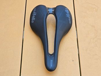 Used Selle Italia SLR Carbon Boost Superflow L3 145 Saddles & Seatposts