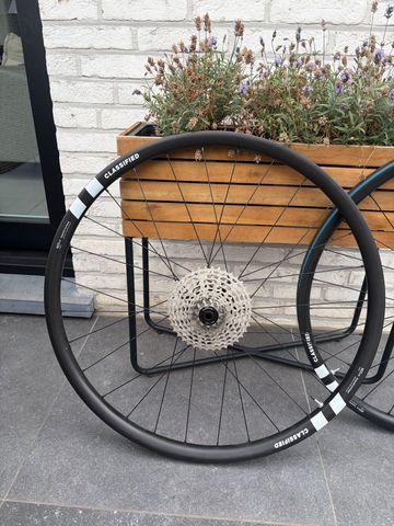 Used Classified m25 2025 bike — image 2 of 4