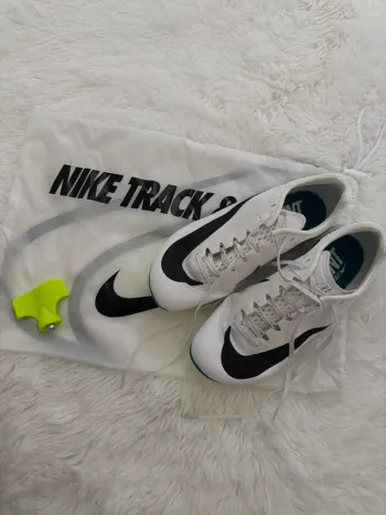 Used Nike pointes d’athlétisme Running Shoes