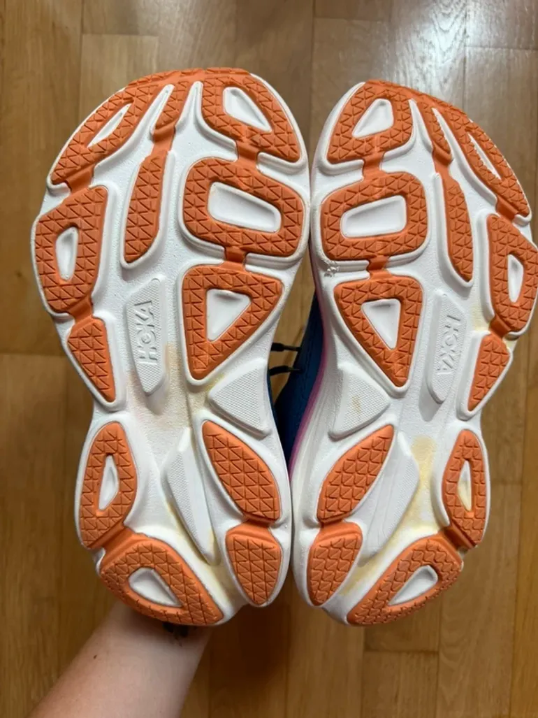 Used Hoka Bondi 8 Wide bike — image 7 of 11
