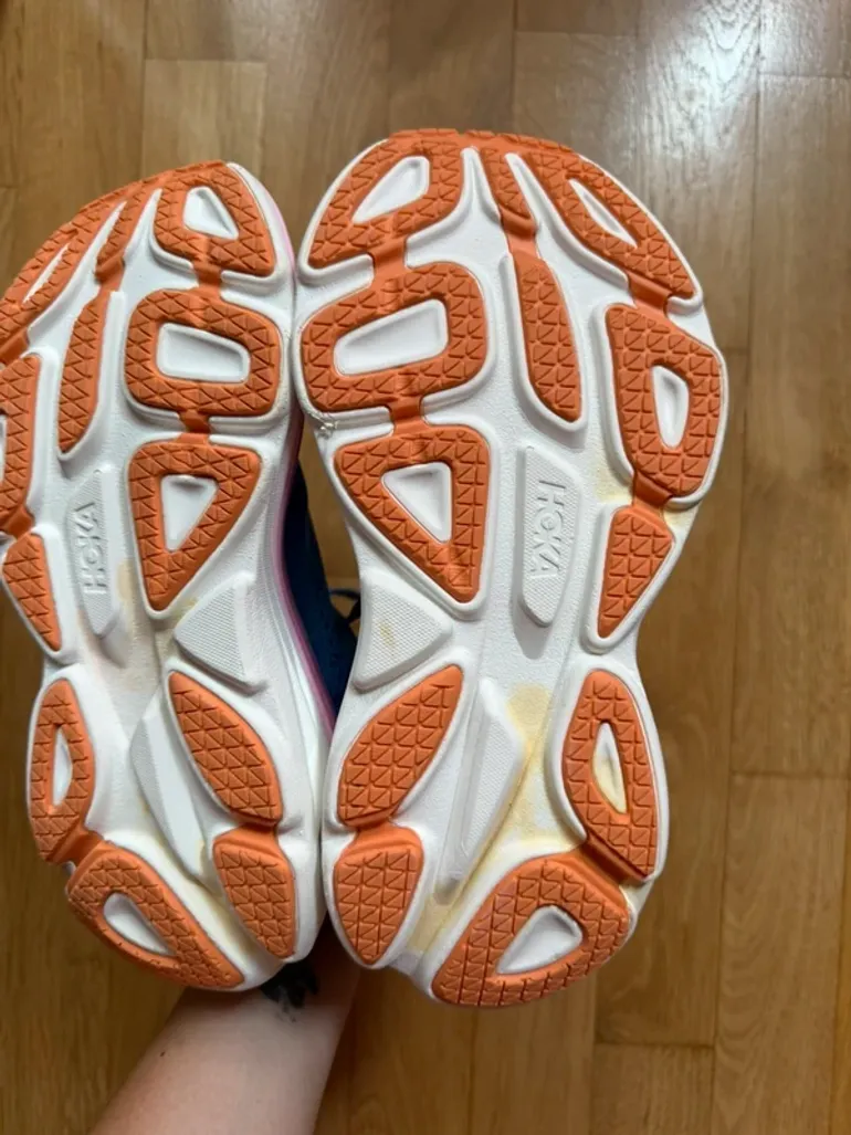 Used Hoka Bondi 8 Wide bike — image 8 of 11