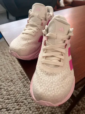 Used Adidas Adistar 4 Running Shoes