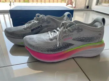 Used Brooks Adrenaline GTS 25 Running Shoes