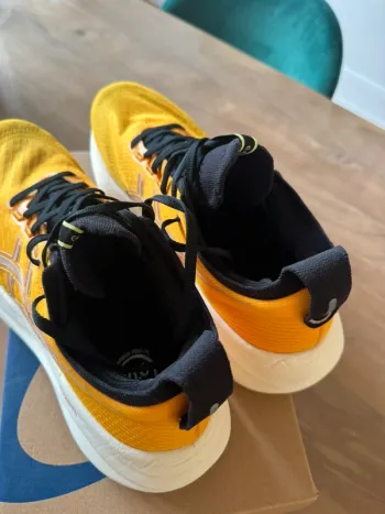 Used Asics Gel Nimbus 27 2025 bike — image 3 of 8