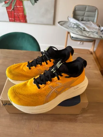 Used Asics Gel Nimbus 27 2025 bike — image 6 of 8
