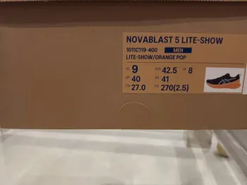 Used Asics Novablast 5 lite-show bike — image 8 of 9