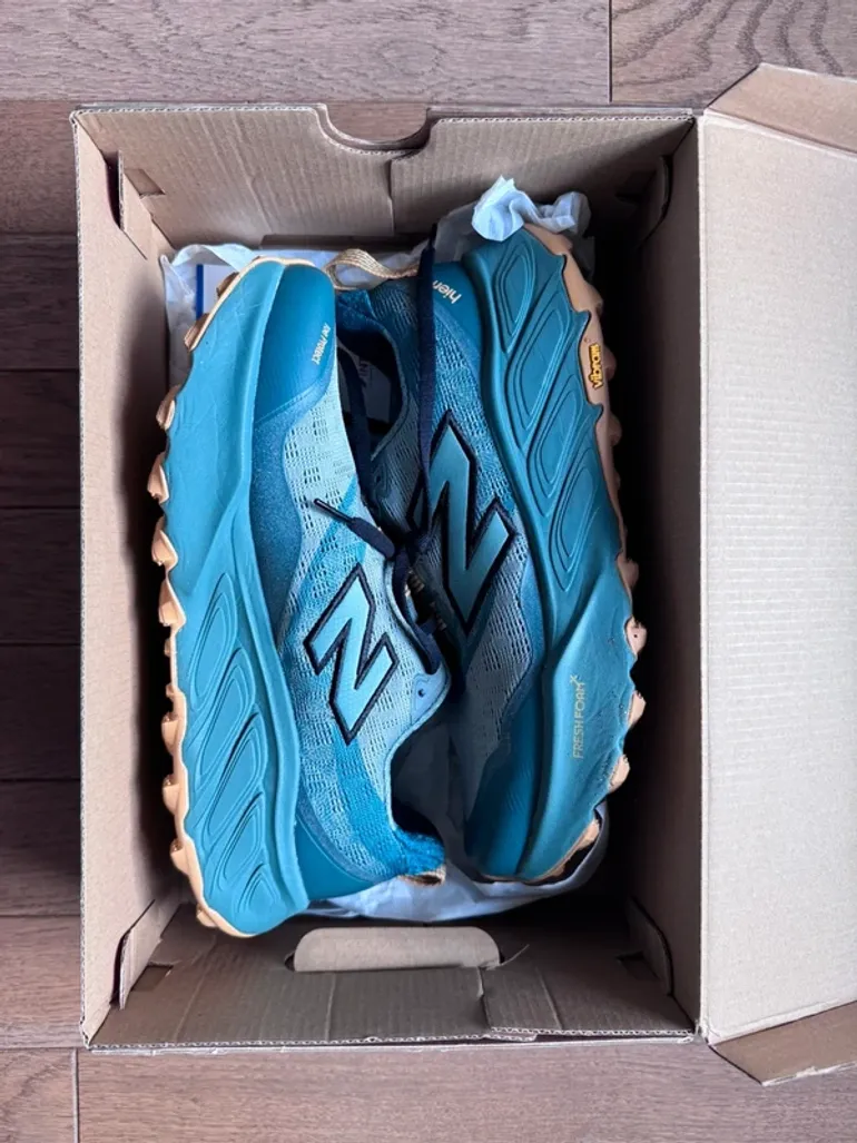 Used New Balance V9 bike — image 3 of 6