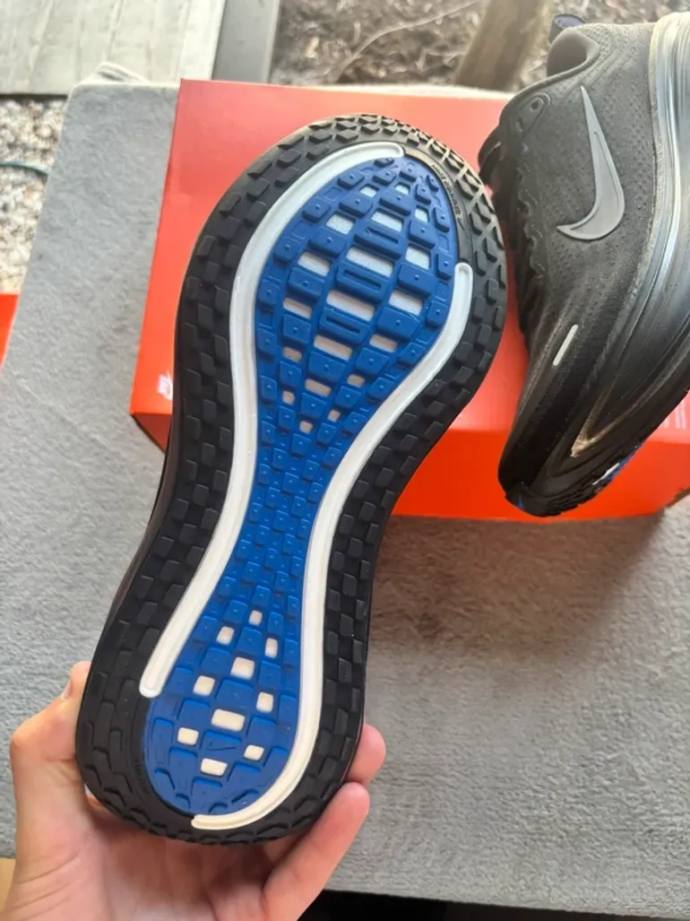 Used 100% Vomero Plus bike — image 5 of 8