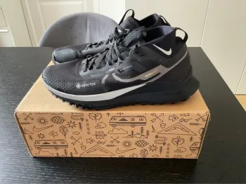 Used Pegasus Trail 4 GORE-TEX Running Shoes
