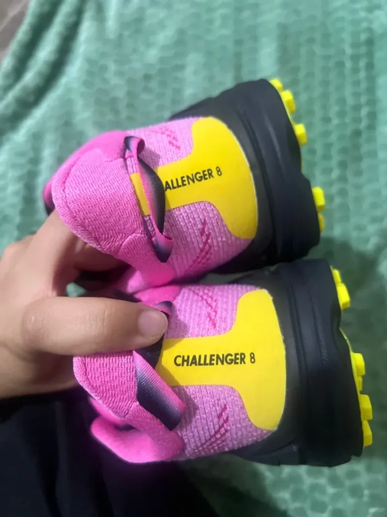 Used Hoka Challenger 8 bike — image 3 of 5