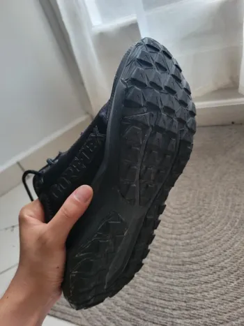 Used New Balance Nitrel Gore-Tex bike — image 3 of 4