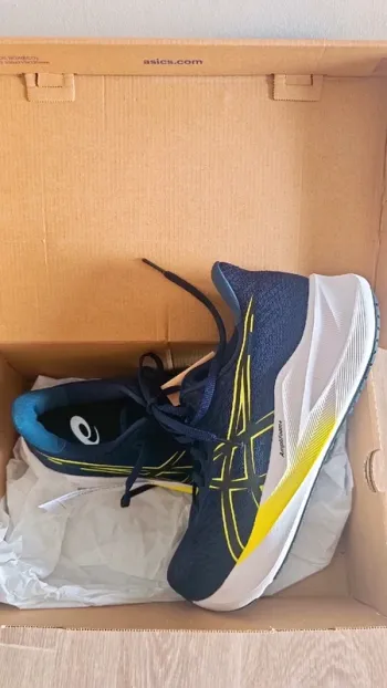 Used Asics Baskets Running Shoes