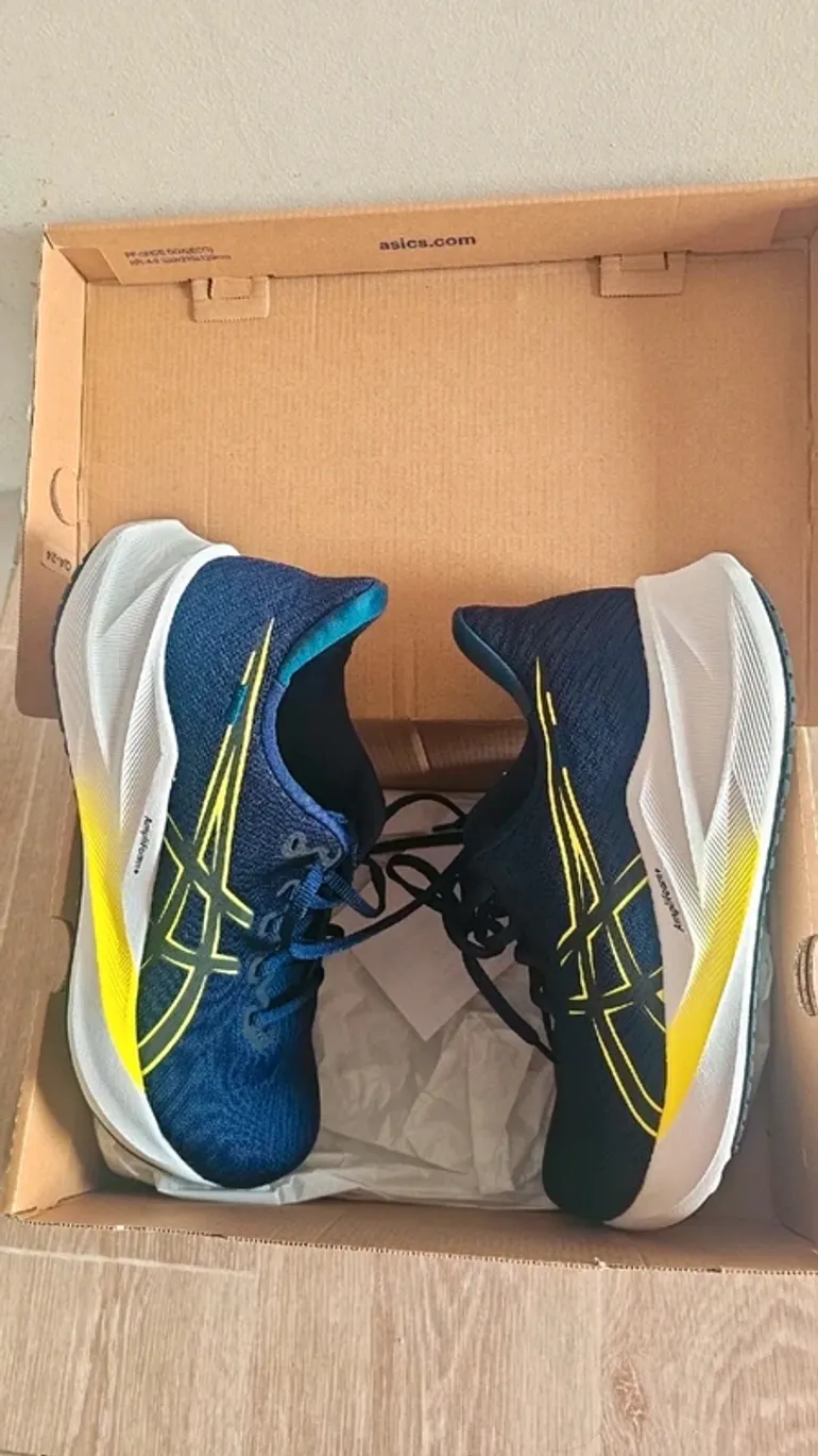 Used Asics Baskets bike — image 2 of 3