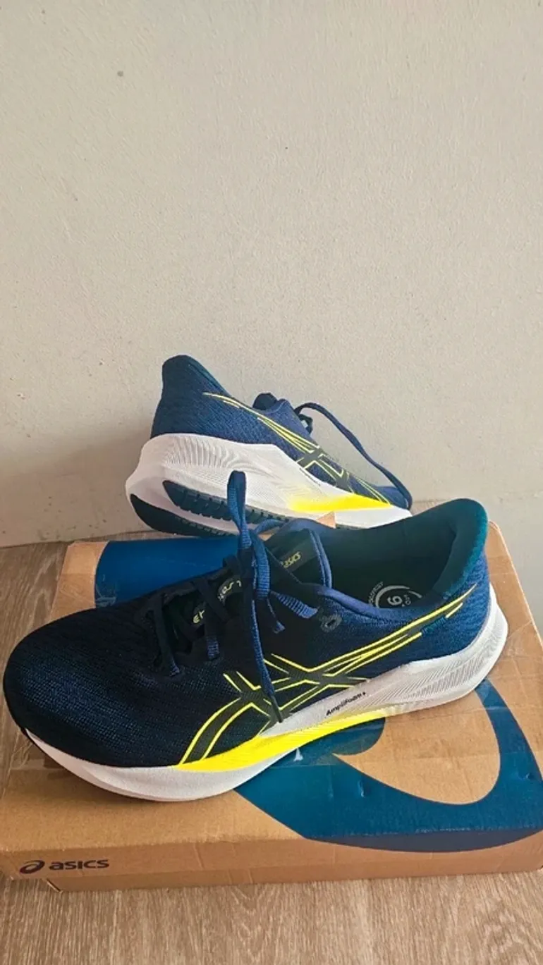 Used Asics Baskets bike — image 3 of 3
