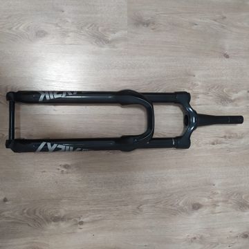 RockShox Rock Shox Lyric Select+ Charger 2.1 RC 29" Debon Air 150 mm Boost 15x110 mm Tapered Black 2024 Fork de segunda mano