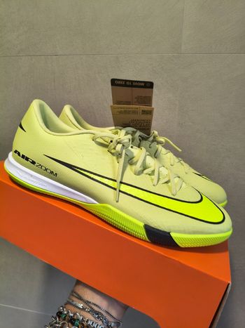 Použité Nike Zoom Vapor 16 Club IC Football & Soccer