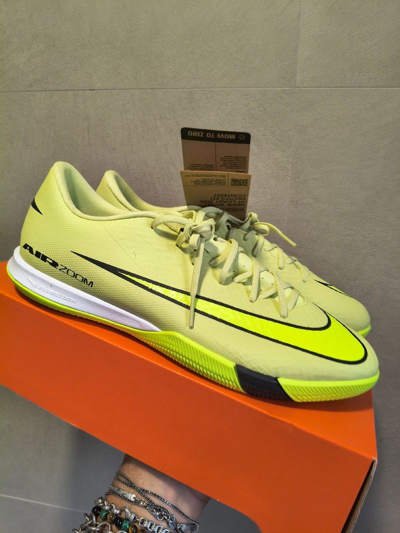 Used Nike Zoom Vapor 16 Club IC Football & Soccer