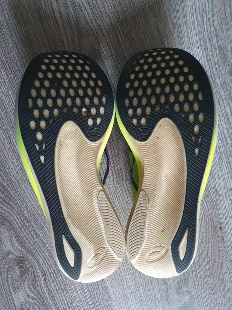 Używany Asics Metaspeed Edge+ bike — zdjęcie 3 z 4