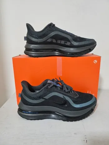 Käytetty Pegasus Premium Running Shoes