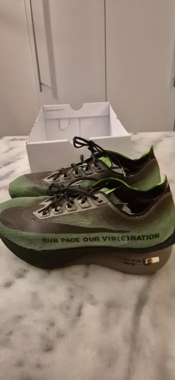 Nike ZOOMX VAPORFLY NEXT% 4 Running Shoes d'occasion