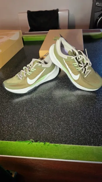 Gebrauchtes White Juniper Trail 2 NN Running Shoes