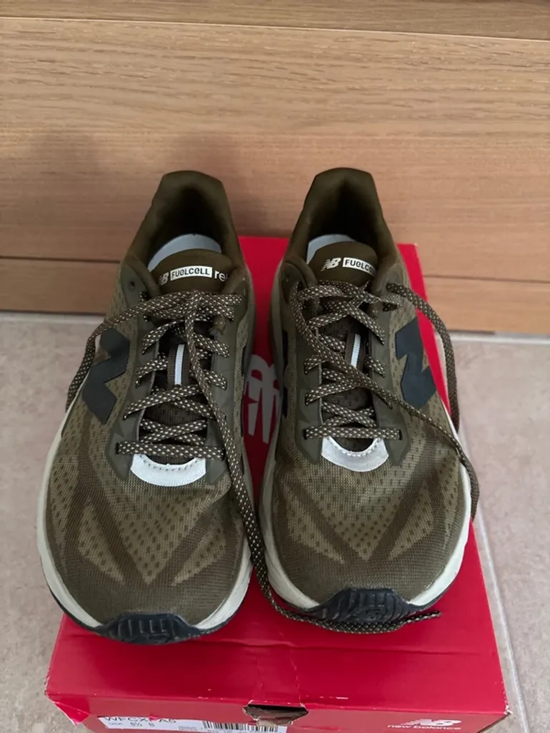 Used New Balance FuelCell Rebel v5 bike — image 2 of 2