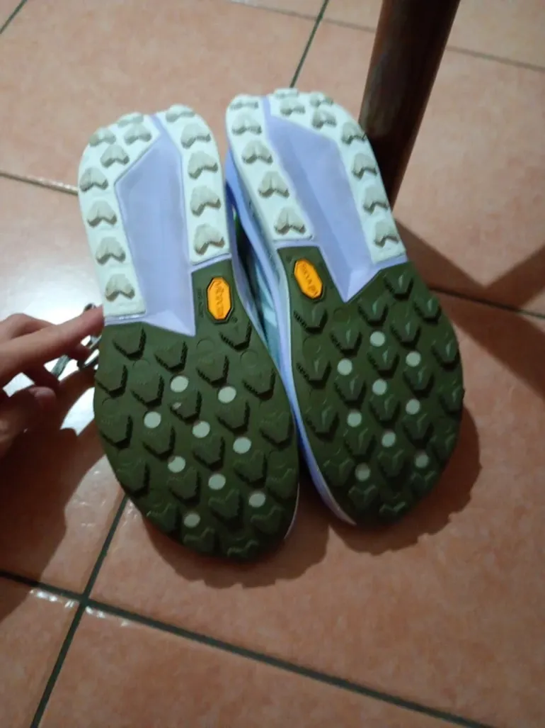 Nike ZoomX Zegama Trail 2 bike d'occasion — image 3 sur 4