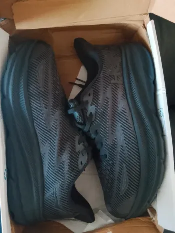 Hoka Shoes bike d'occasion — image 2 sur 3