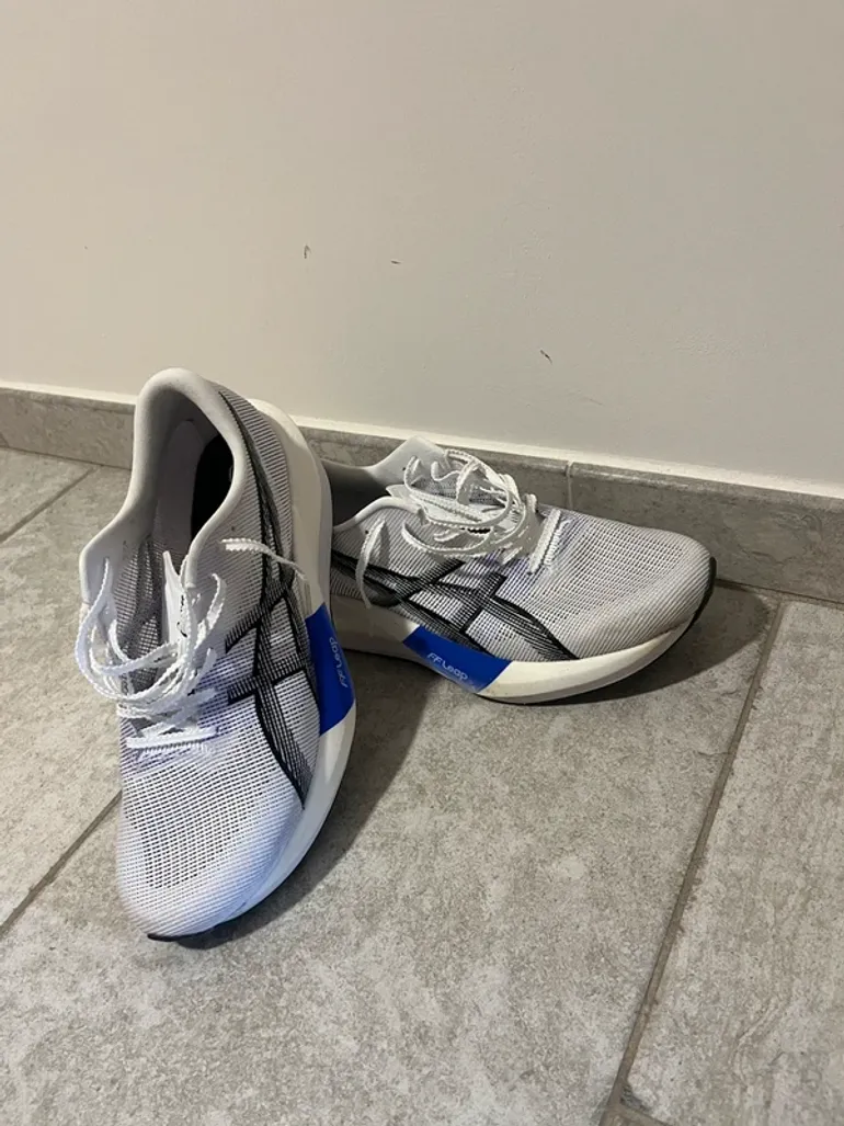 Used Asics Magic Speed 5 bike — image 2 of 5