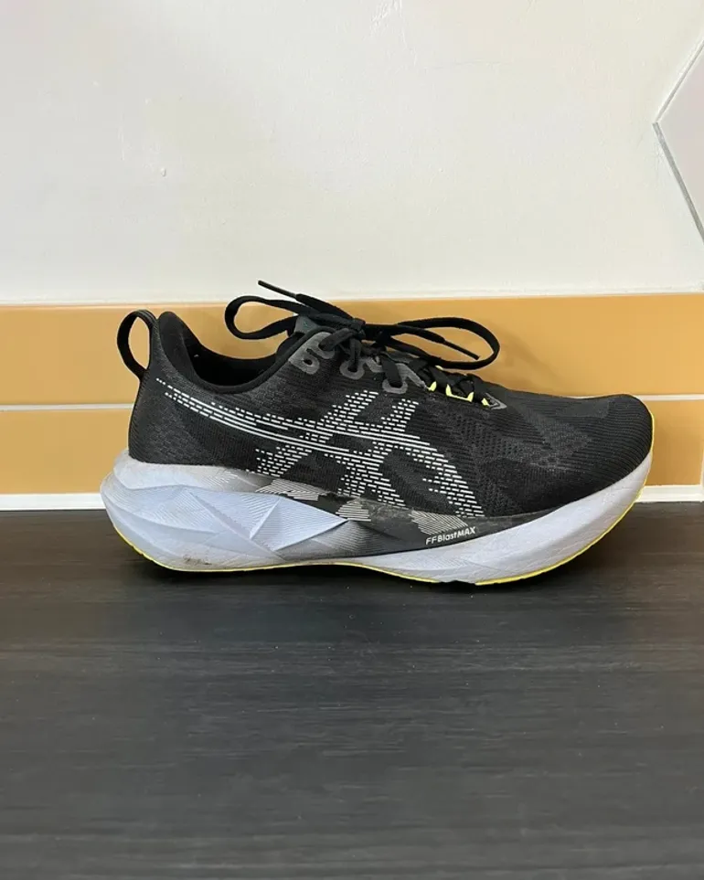 Used Asics Novablast 5 bike — image 7 of 12