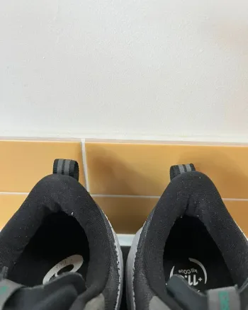 Used Asics Novablast 5 bike — image 12 of 12