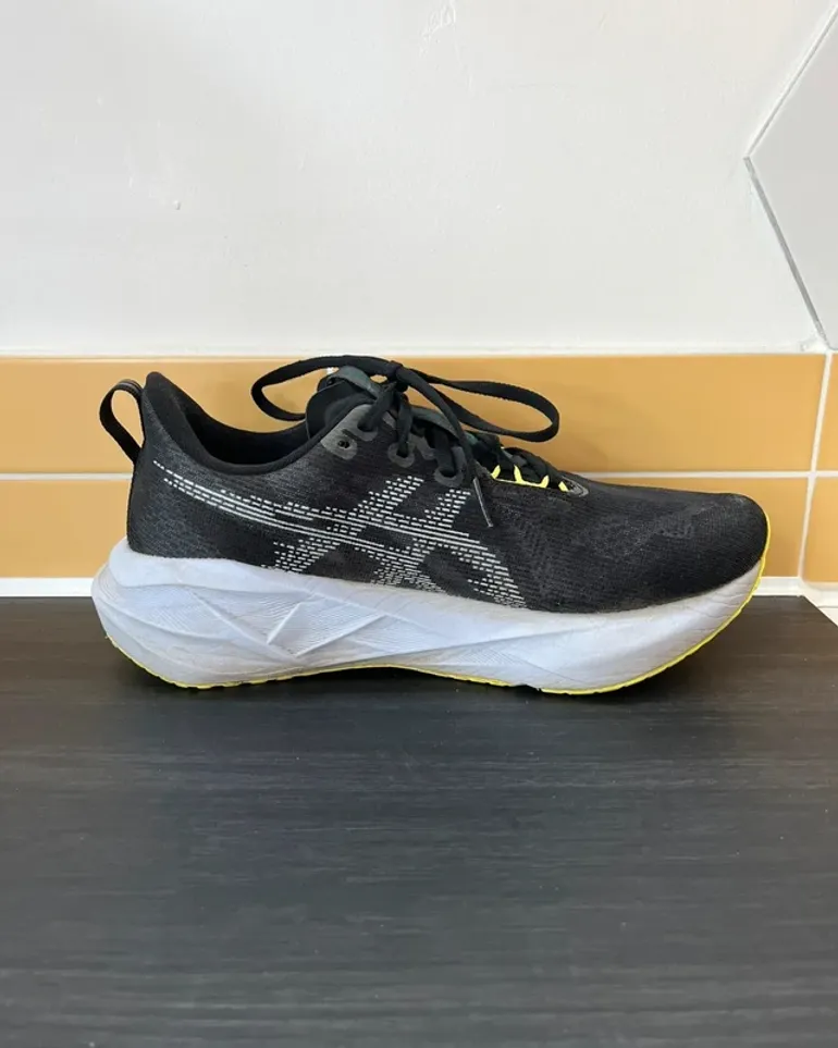 Used Asics Novablast 5 bike — image 10 of 12