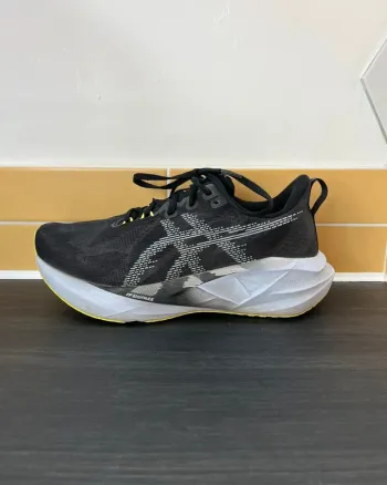 Used Asics Novablast 5 bike — image 9 of 12