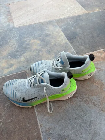Nike Running Shoes bike d'occasion — image 3 sur 4