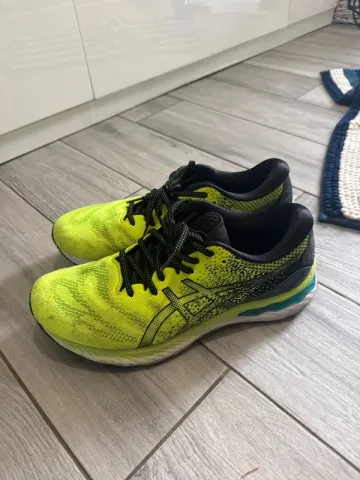 Scarpa Gel-Nimbus 23 Running Shoes usato