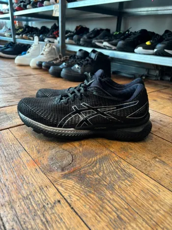 Used Asics Gel-Saiun Running Shoes