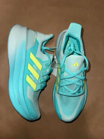 Brugt Adidas Ultraboost 5 Running Shoes