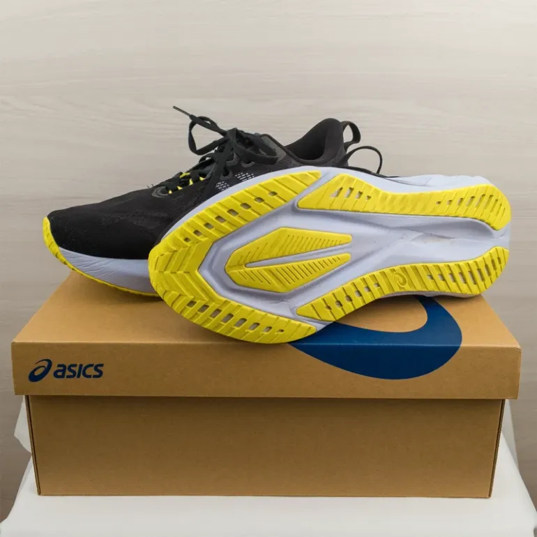 Used Asics Novablast 5 bike — image 2 of 7